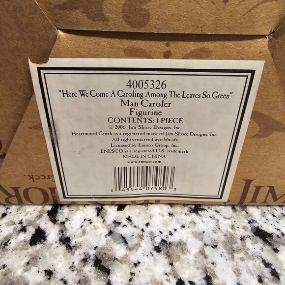 Jim Shore Heartwood Creek Carolers - Picture 11 of 16